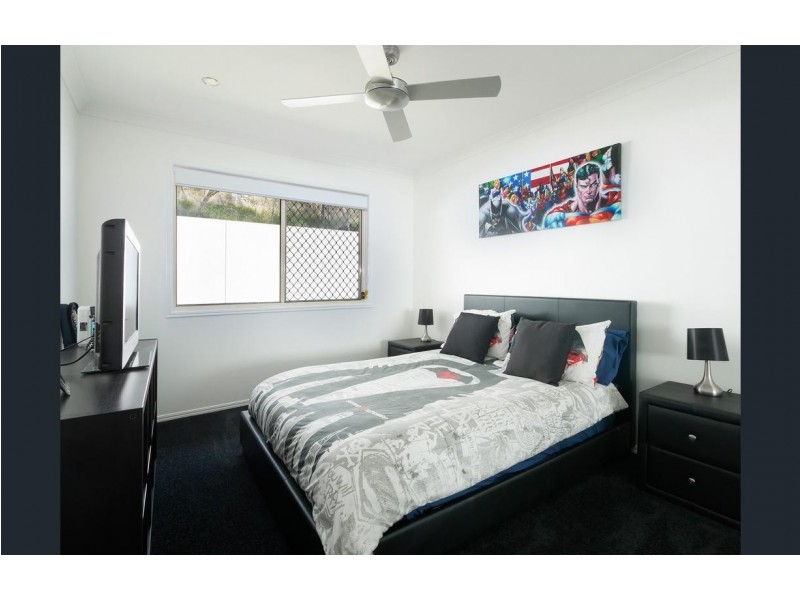 62 Watarrka Drive, Parkinson QLD 4115