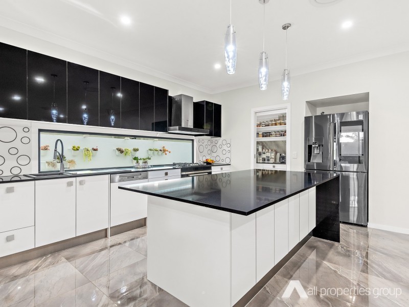 16 Empress Close, Heathwood QLD 4110