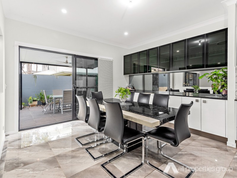 16 Empress Close, Heathwood QLD 4110