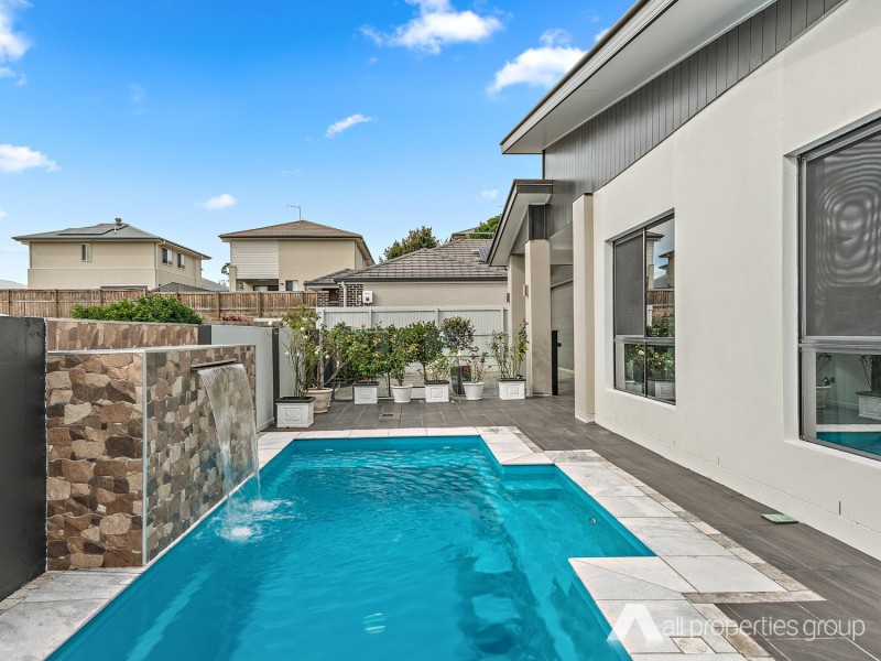 16 Empress Close, Heathwood QLD 4110