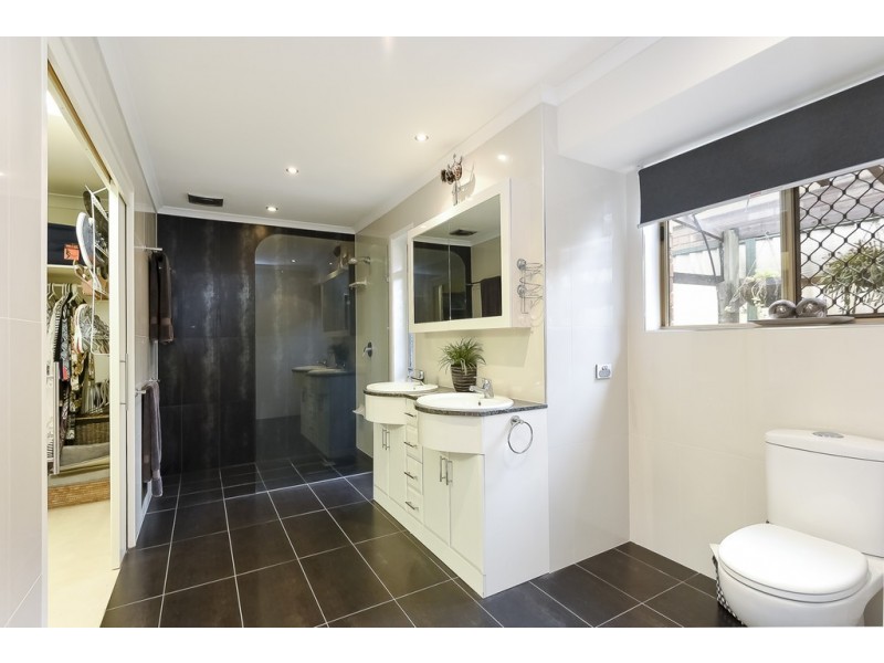 23 ACORUS CT, Regents Park QLD 4118