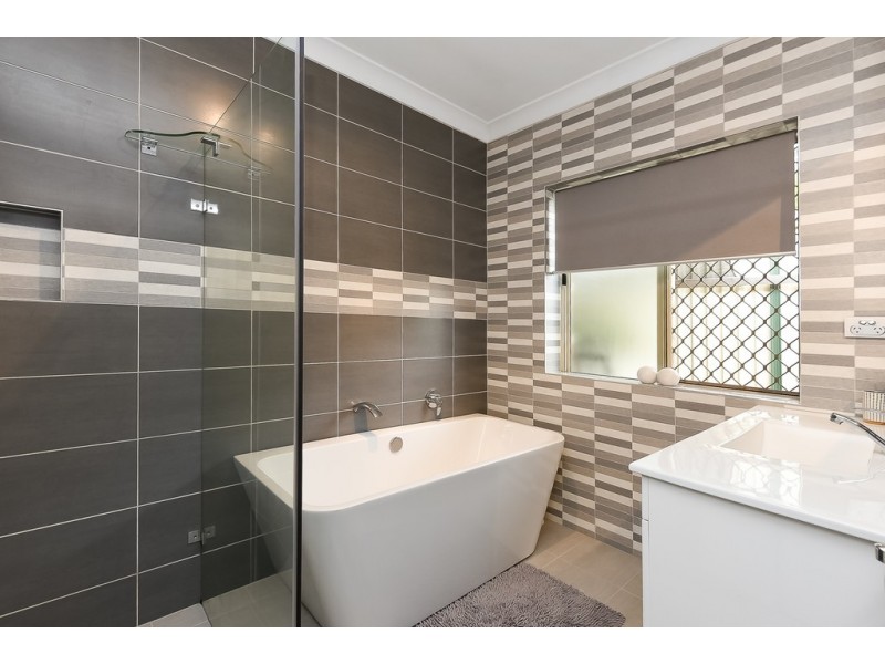 23 ACORUS CT, Regents Park QLD 4118