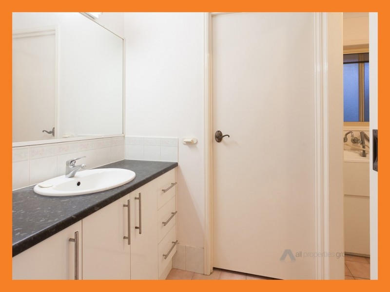 30 Kings Way, Chambers Flat QLD 4133