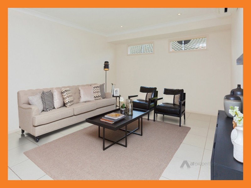 1 Rutyna Cres, Crestmead QLD 4132