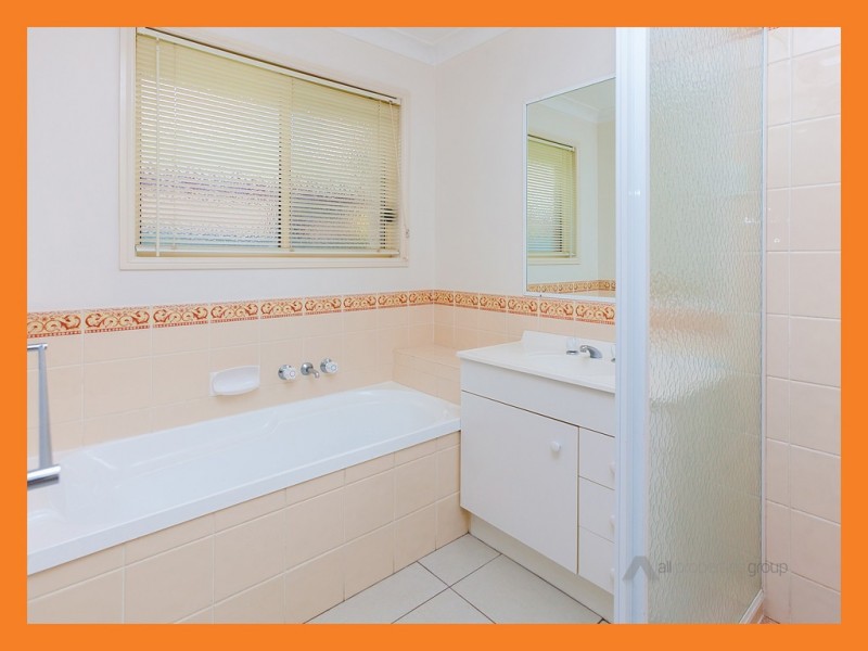 1 Rutyna Cres, Crestmead QLD 4132