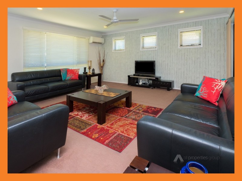 11 cedarwood Street, Berrinba QLD 4117