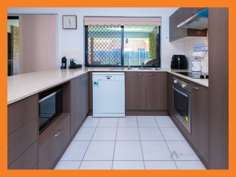 11 cedarwood Street, Berrinba QLD 4117