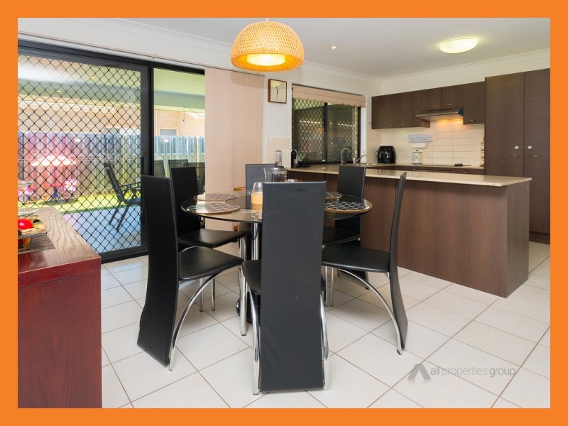 11 cedarwood Street, Berrinba QLD 4117