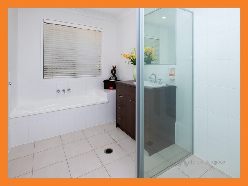 11 cedarwood Street, Berrinba QLD 4117