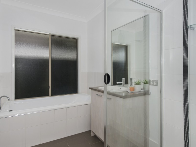 7 Hazelmere Cres, Ormeau QLD 4208