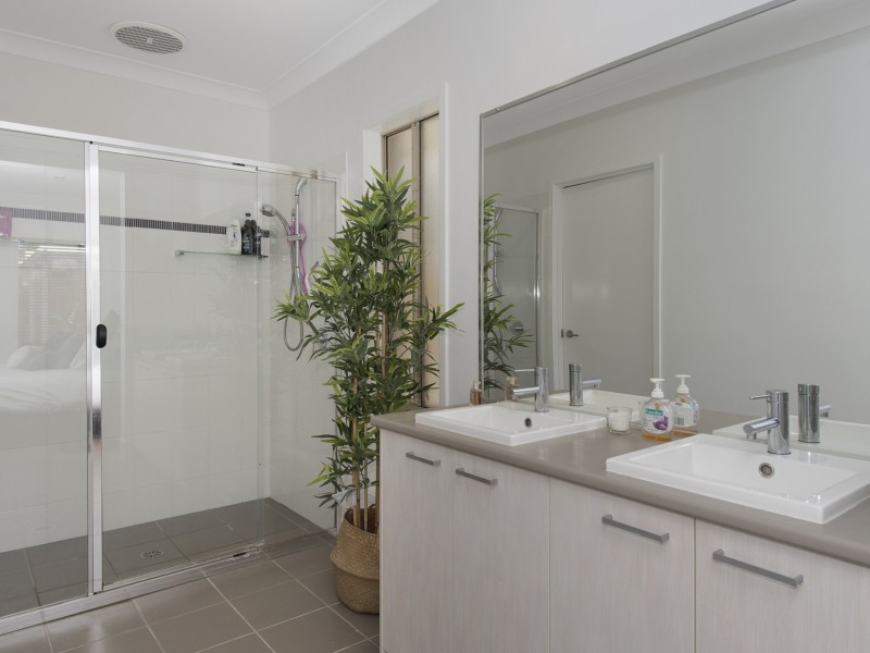 7 Hazelmere Cres, Ormeau QLD 4208