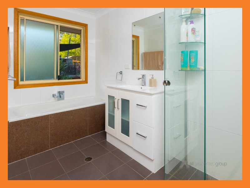 194 Jones Rd, Bellbird Park QLD 4300