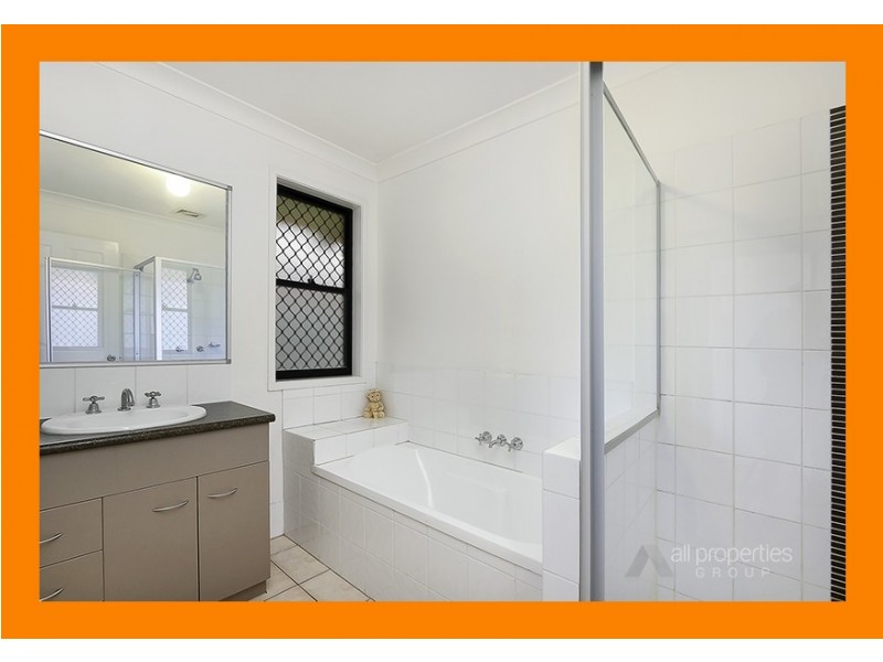 12 Mapelton Circuit, Parkinson QLD 4115