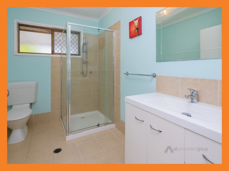 74 Conifer Street, Hillcrest QLD 4118