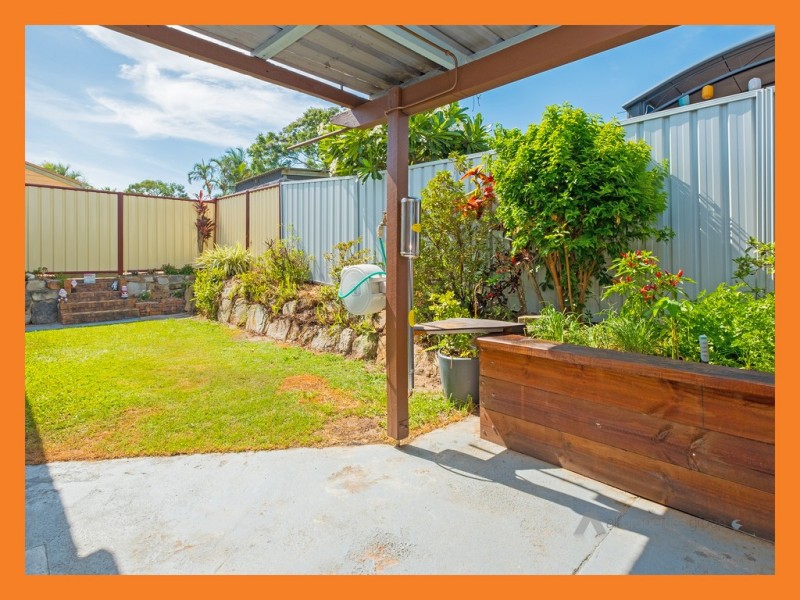 74 Conifer Street, Hillcrest QLD 4118