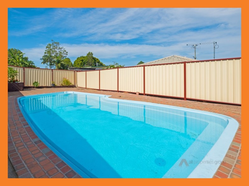 74 Conifer Street, Hillcrest QLD 4118