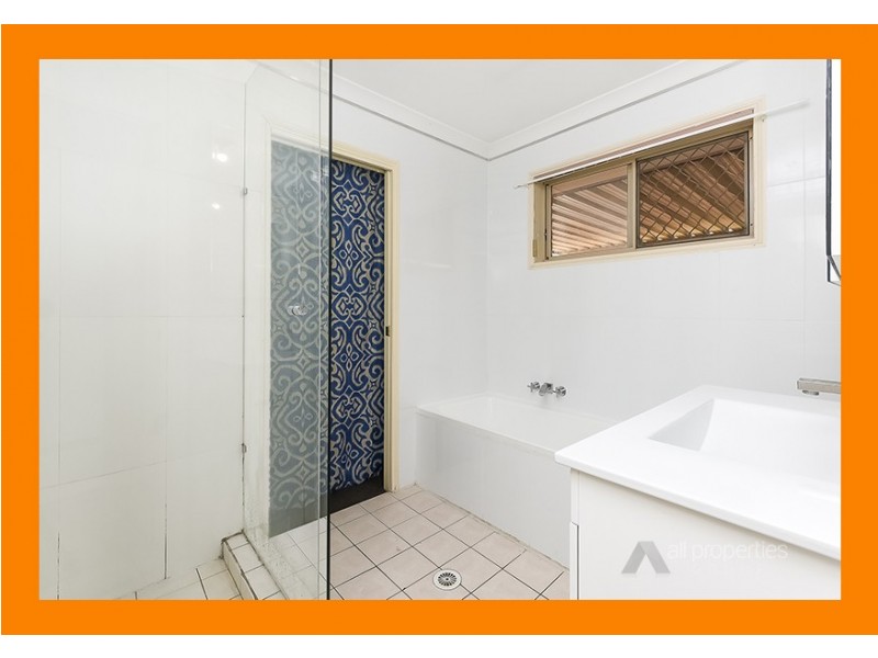 27 REGAL DRIVE, Regents Park QLD 4118