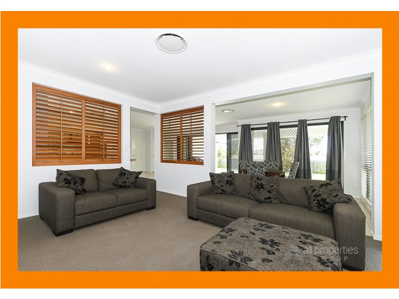 4 Vaucluse Place, Parkinson QLD 4115