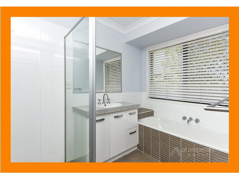 4 Vaucluse Place, Parkinson QLD 4115