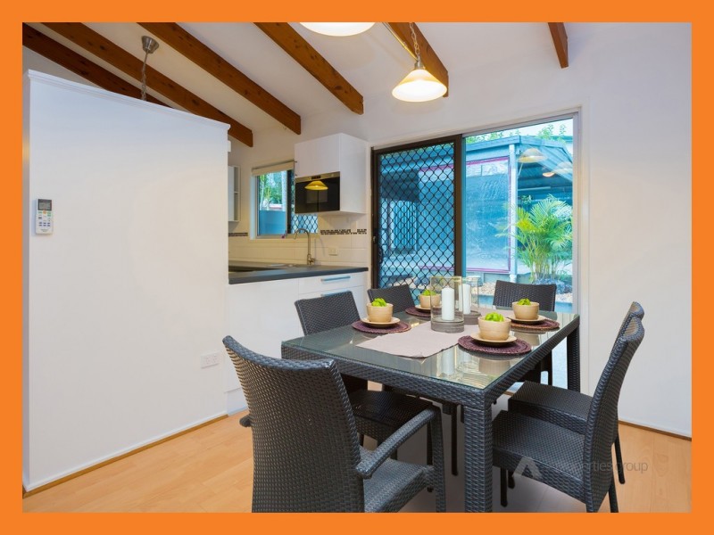 215 Station Rd, Woodridge QLD 4114