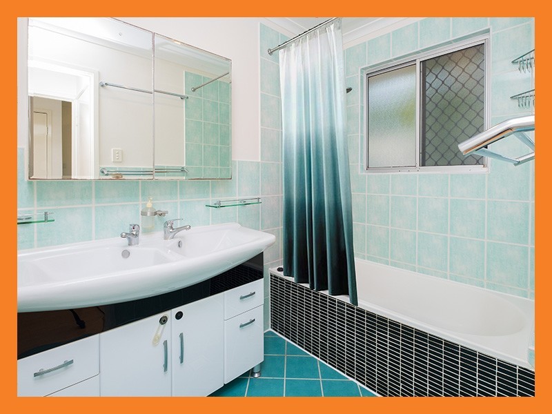 215 Station Rd, Woodridge QLD 4114