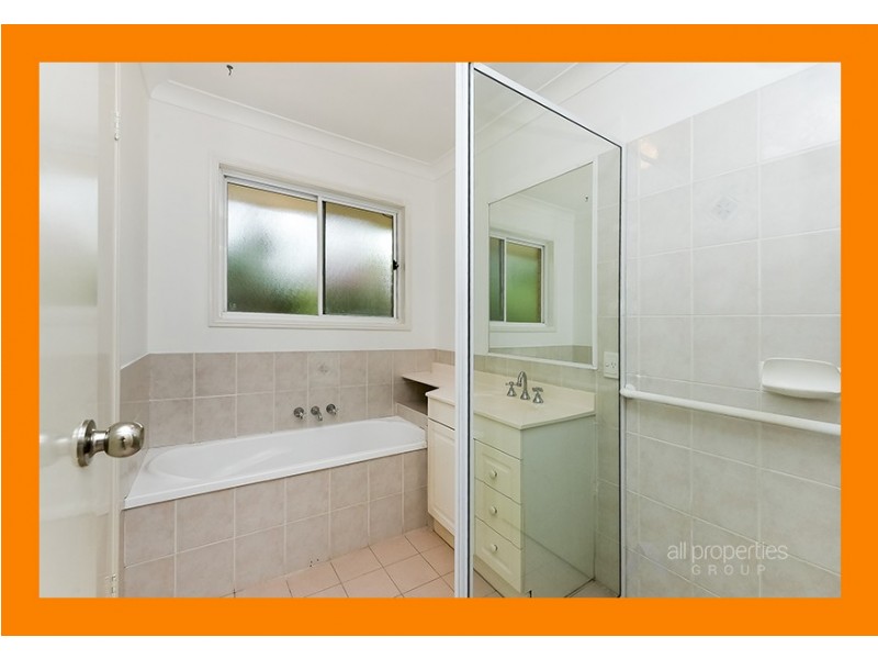 3 Noosa Court, Hillcrest QLD 4118