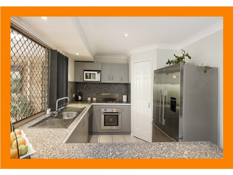 21 SOLANDRA CIRCUIT, Regents Park QLD 4118