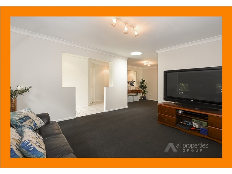 21 SOLANDRA CIRCUIT, Regents Park QLD 4118