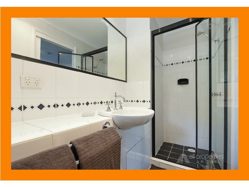 21 SOLANDRA CIRCUIT, Regents Park QLD 4118