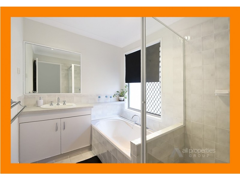 21 SOLANDRA CIRCUIT, Regents Park QLD 4118