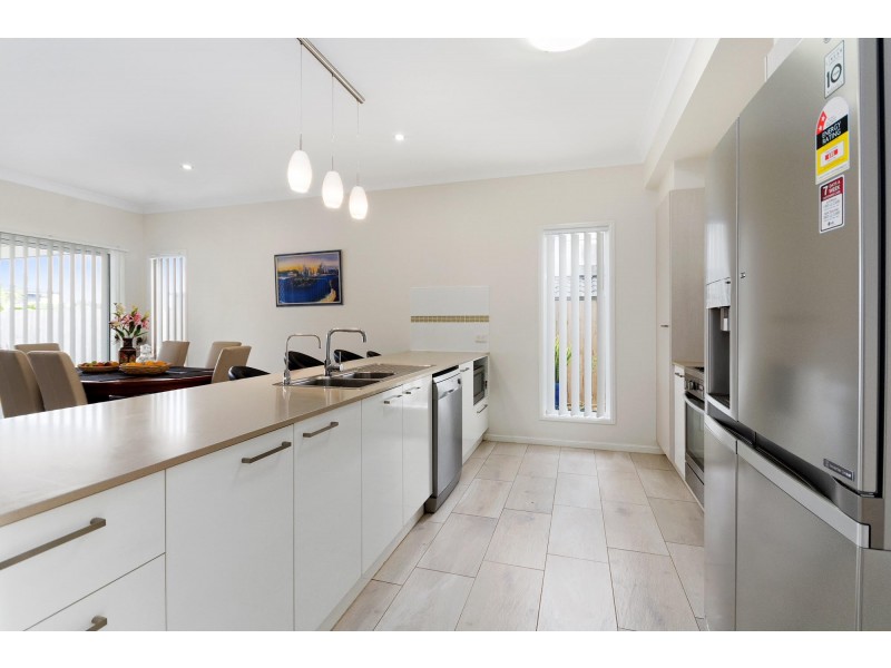 17 Bentley St, Heathwood QLD 4110