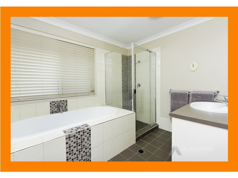 5 CORNELL CLOSE, Regents Park QLD 4118