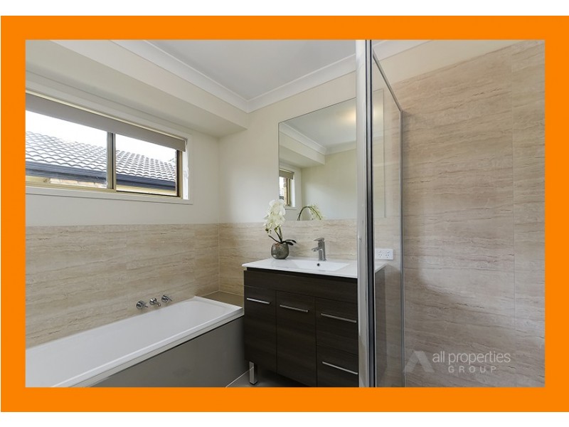 12 Lyndon Court, Boronia Heights QLD 4124