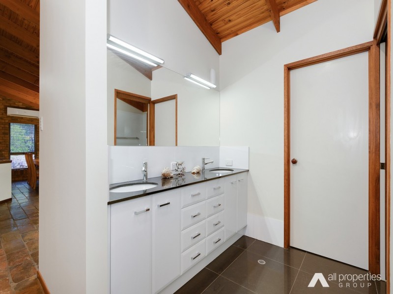 16-18 Sheriff Street, Forestdale QLD 4118