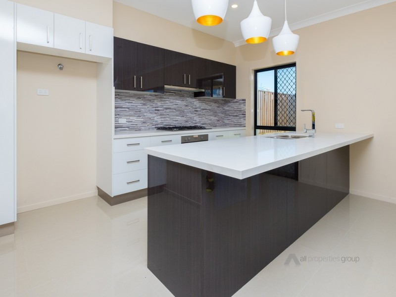 11 Rise Place, Heathwood QLD 4110