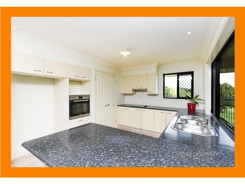 7 Demarr St, Meadowbrook QLD 4131