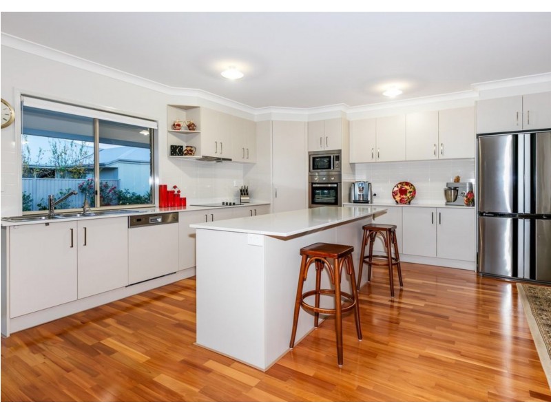 35 MARYLAND DRIVE, Regents Park QLD 4118