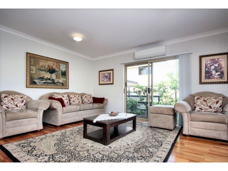 35 MARYLAND DRIVE, Regents Park QLD 4118
