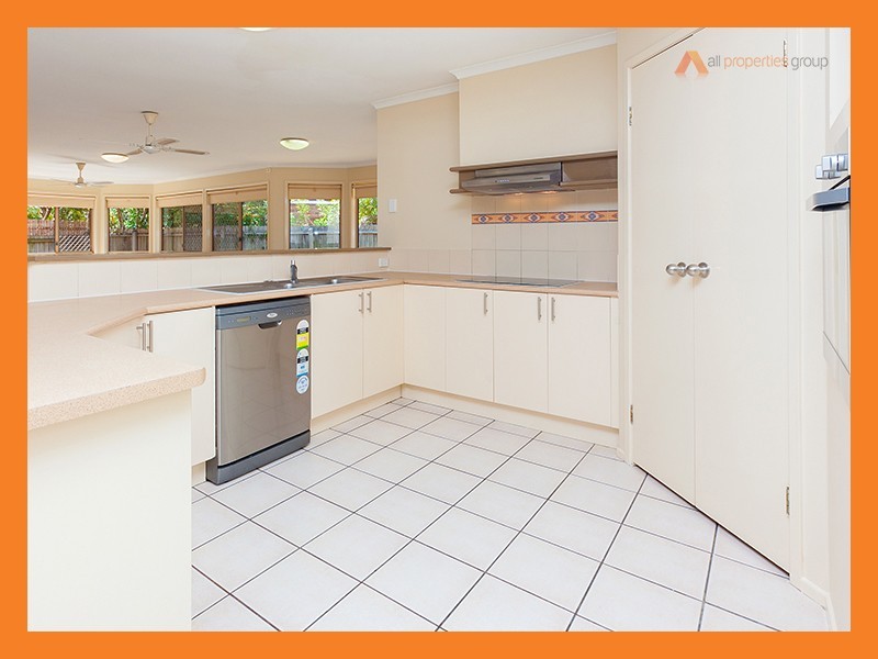 8 Branxton Place, Parkinson QLD 4115