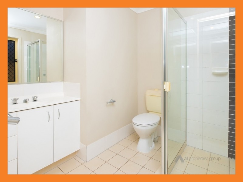 5 Griffen Place, Crestmead QLD 4132