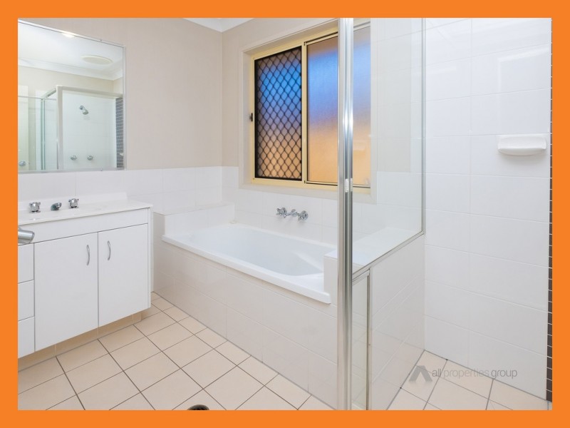 5 Griffen Place, Crestmead QLD 4132