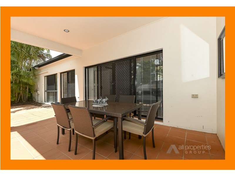 56 Ontario Crescent, Parkinson QLD 4115