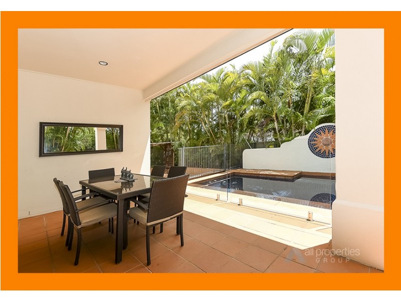 56 Ontario Crescent, Parkinson QLD 4115