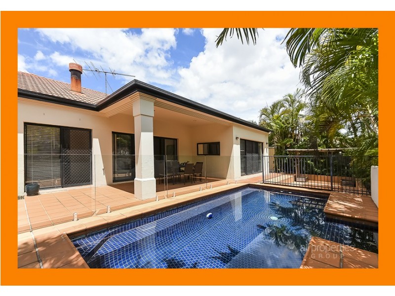 56 Ontario Crescent, Parkinson QLD 4115