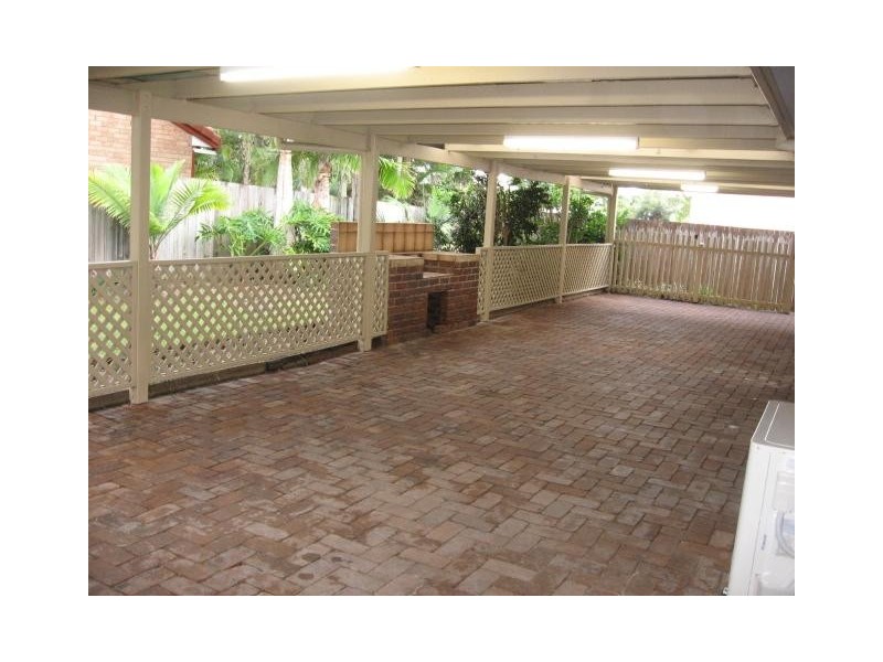 11 Arbour Way, Regents Park QLD 4118