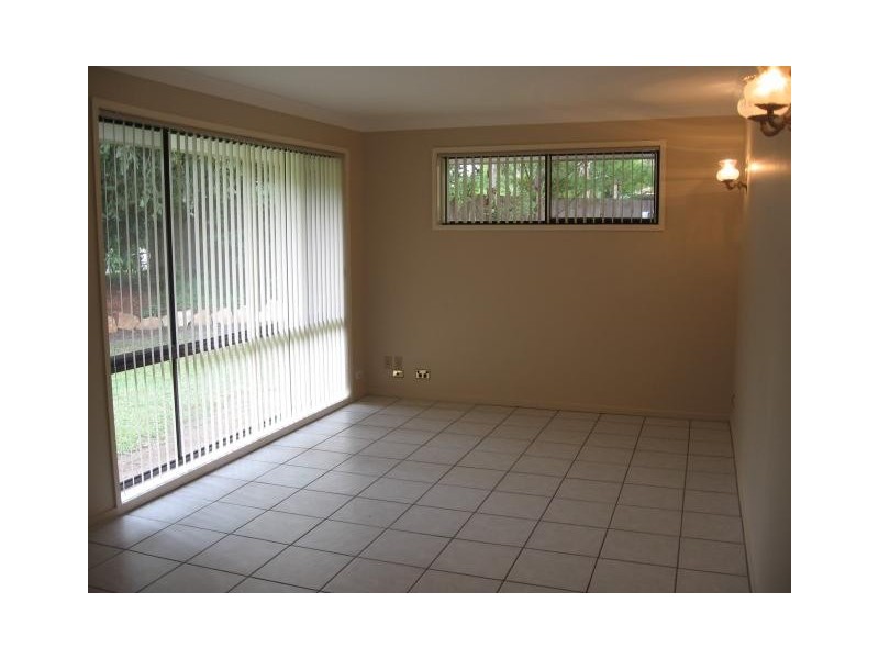 11 Arbour Way, Regents Park QLD 4118