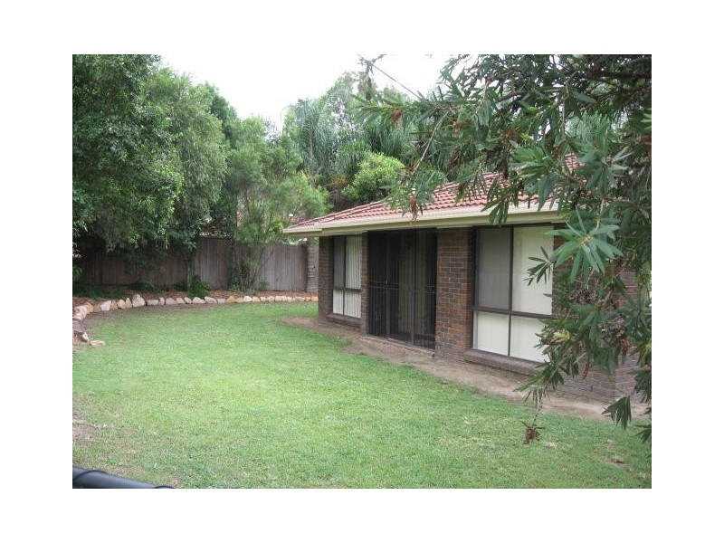 11 Arbour Way, Regents Park QLD 4118