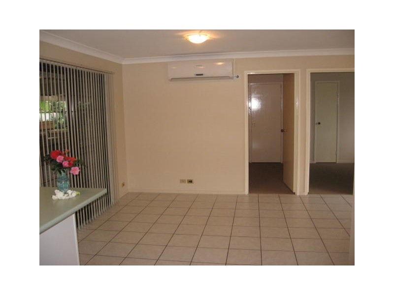 11 Arbour Way, Regents Park QLD 4118