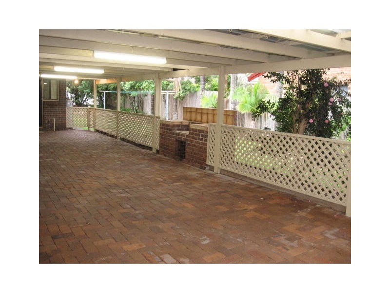 11 Arbour Way, Regents Park QLD 4118