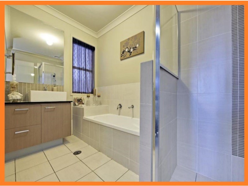 17 Rockwood Drive, Ormeau QLD 4208